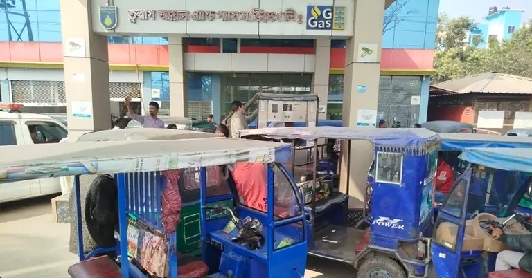 বরিশালে তীব্র এলপি গ্যাসের তীব্র সংকট দেখা দিয়েছে